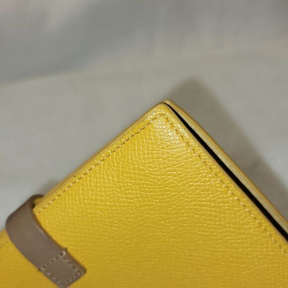 Celine Medium Strap Wallet in Yellow Gold - Picture 4 of 8